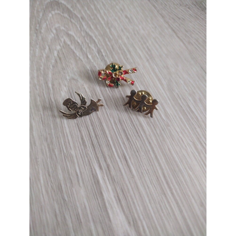 Vintage Lapel Pins(3)